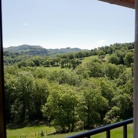 Вилла Relais Parco Del Subasio Пьяно-делле-Пьеве Экстерьер фото