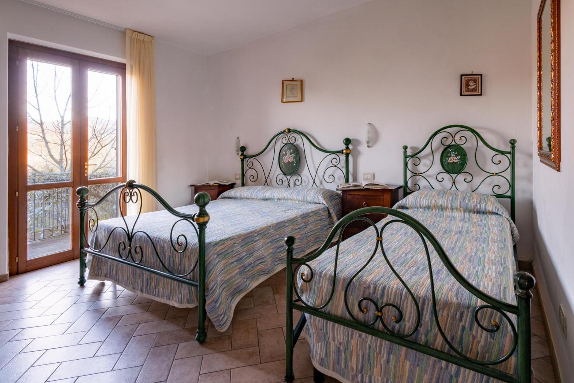 Вилла Relais Parco Del Subasio Пьяно-делле-Пьеве Экстерьер фото