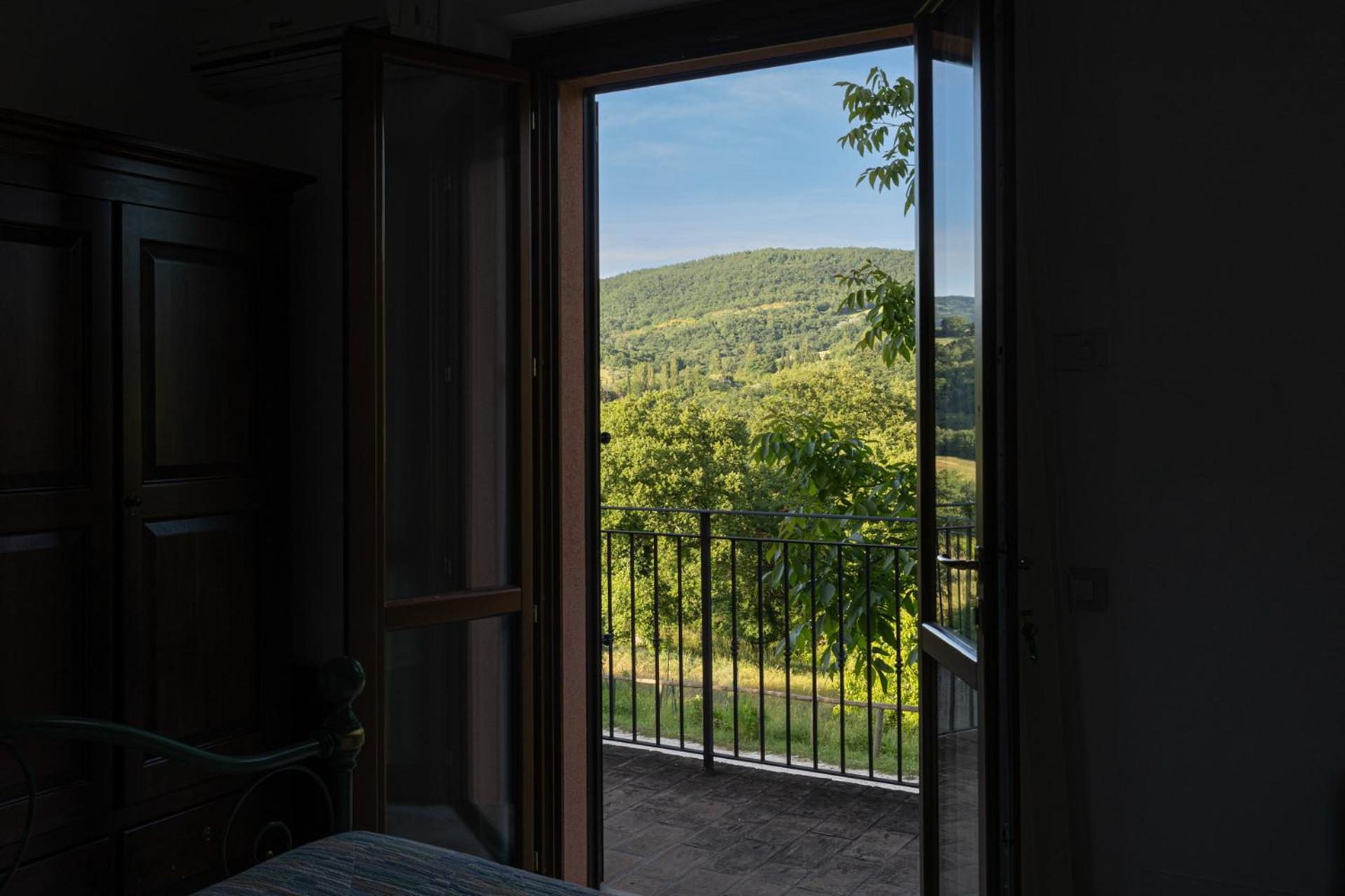 Вилла Relais Parco Del Subasio Пьяно-делле-Пьеве Экстерьер фото
