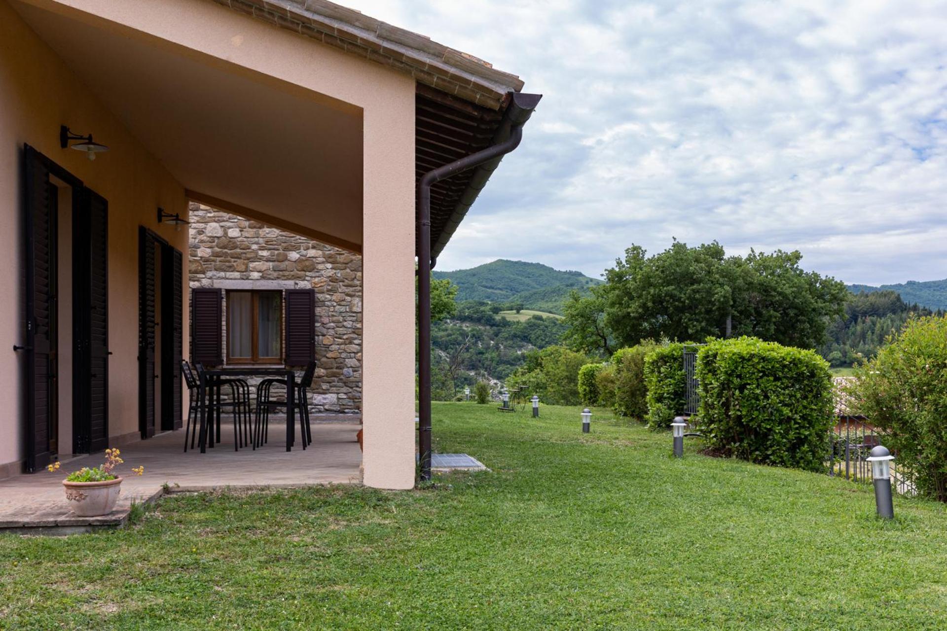 Вилла Relais Parco Del Subasio Пьяно-делле-Пьеве Экстерьер фото