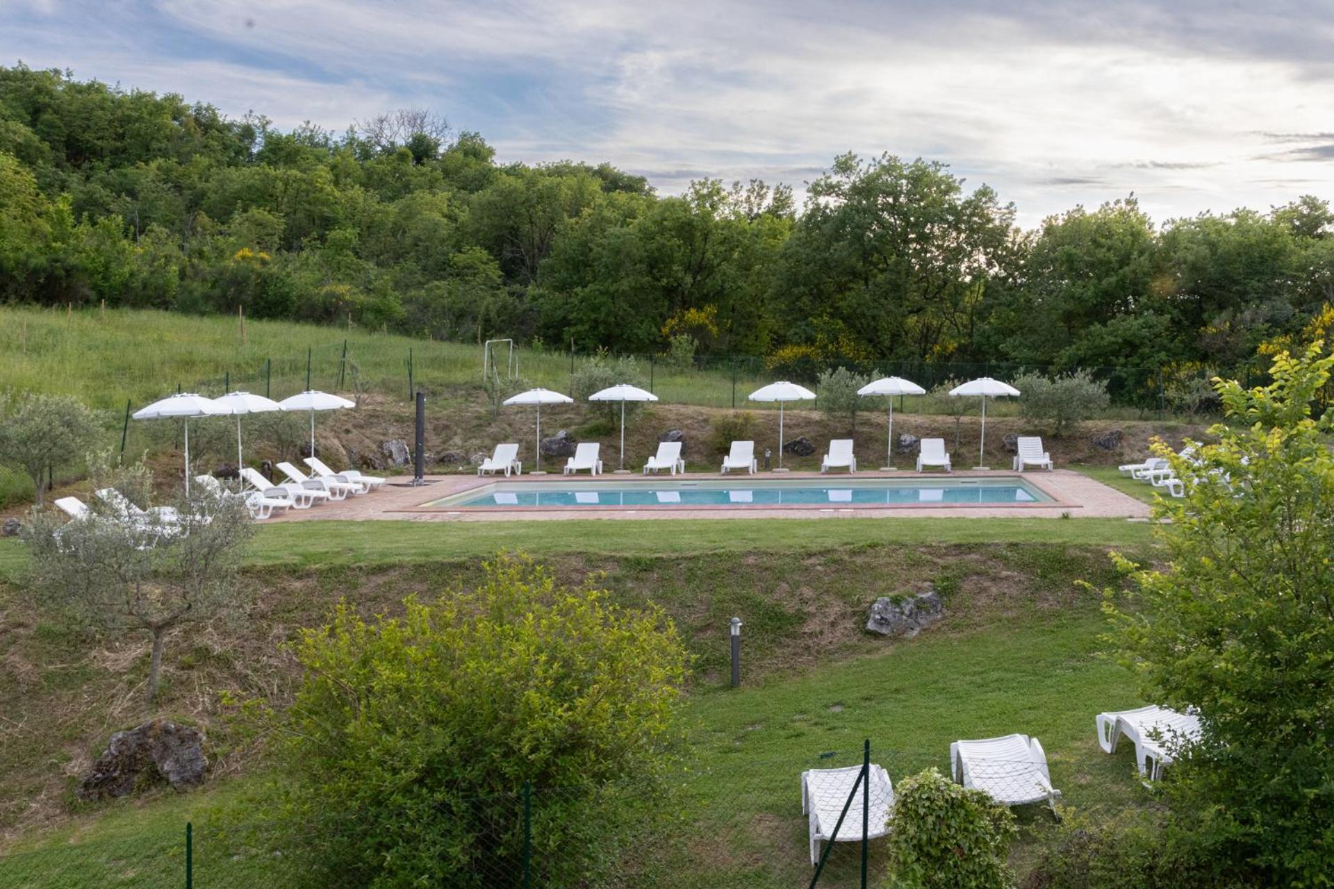 Вилла Relais Parco Del Subasio Пьяно-делле-Пьеве Экстерьер фото