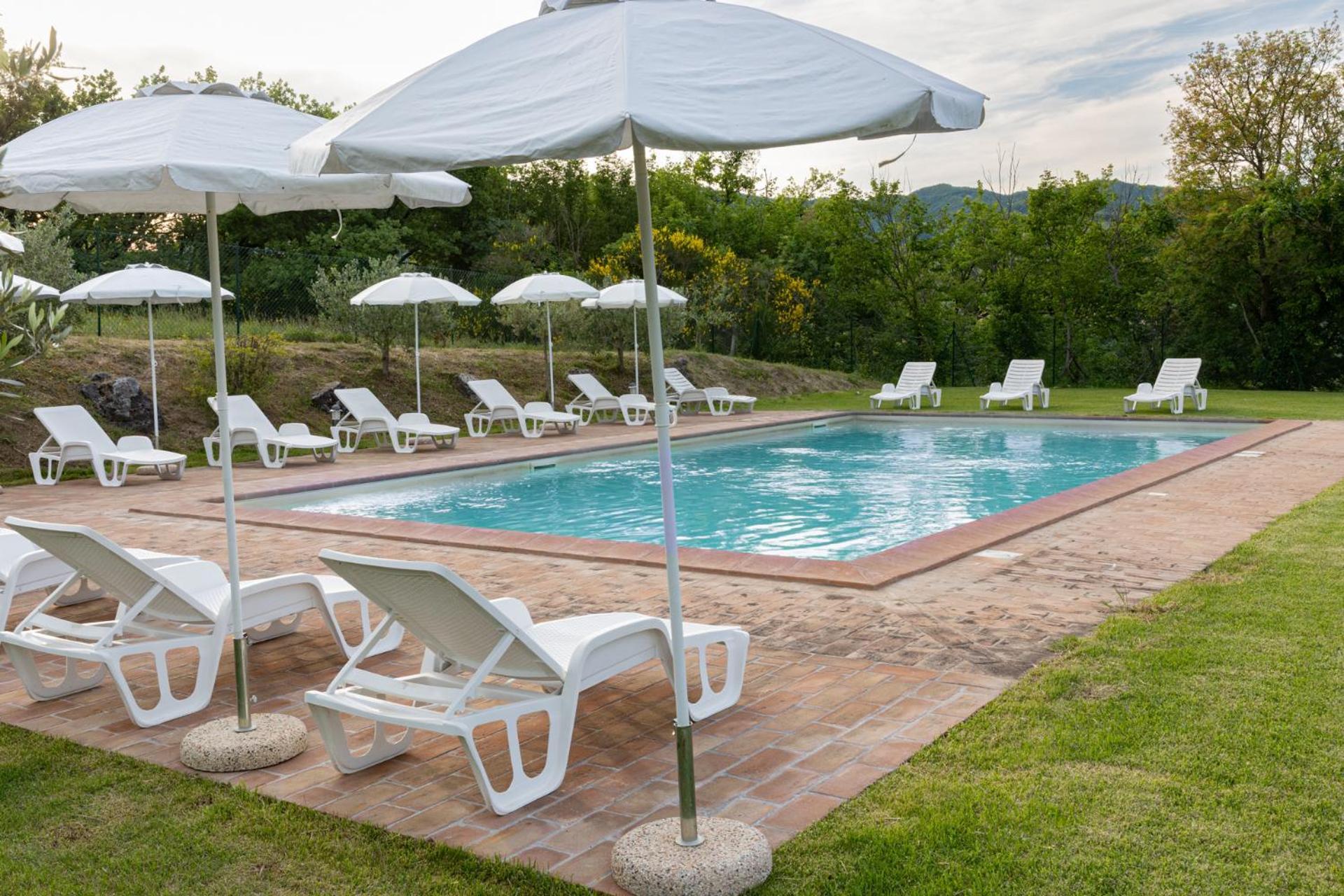 Вилла Relais Parco Del Subasio Пьяно-делле-Пьеве Экстерьер фото
