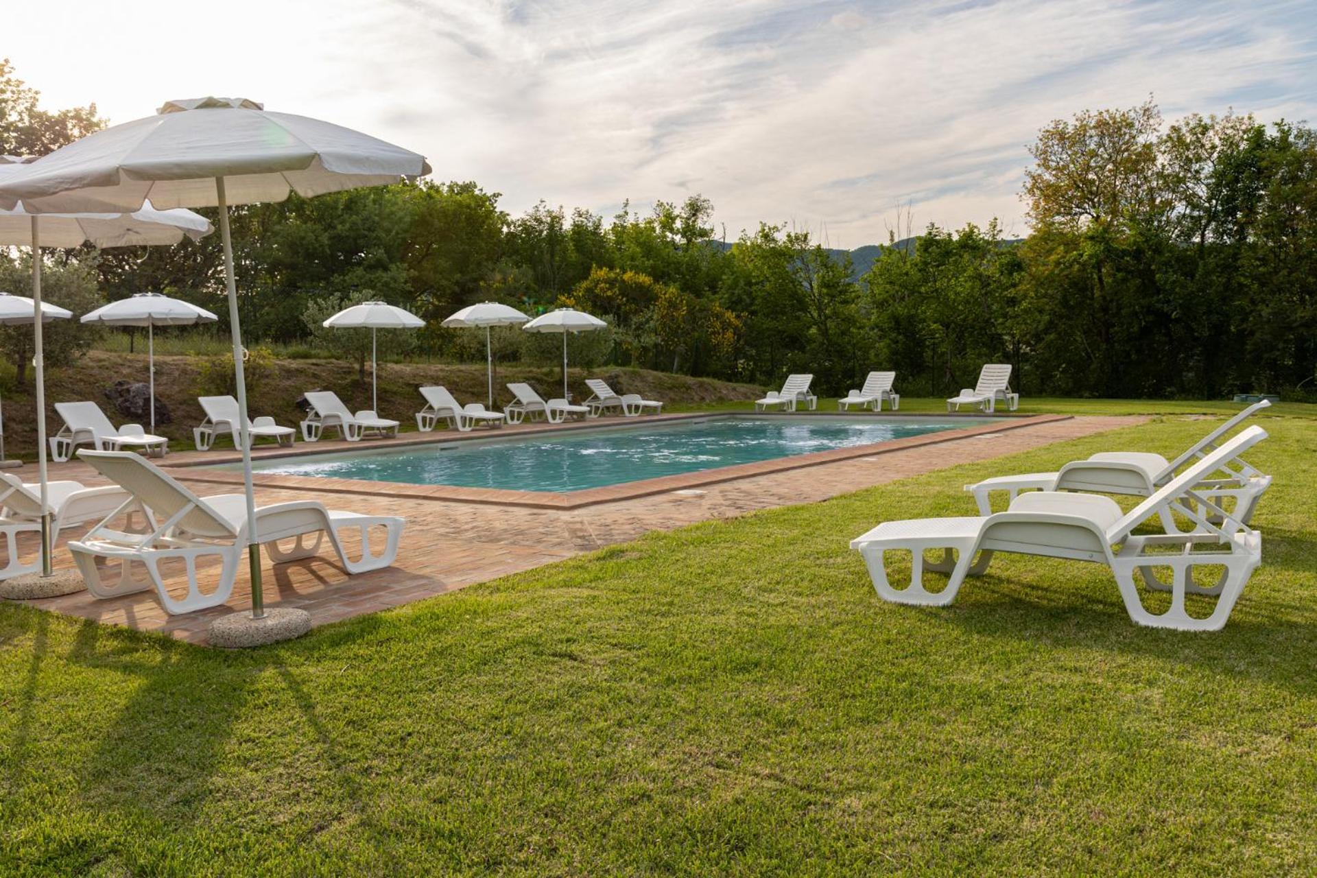 Вилла Relais Parco Del Subasio Пьяно-делле-Пьеве Экстерьер фото