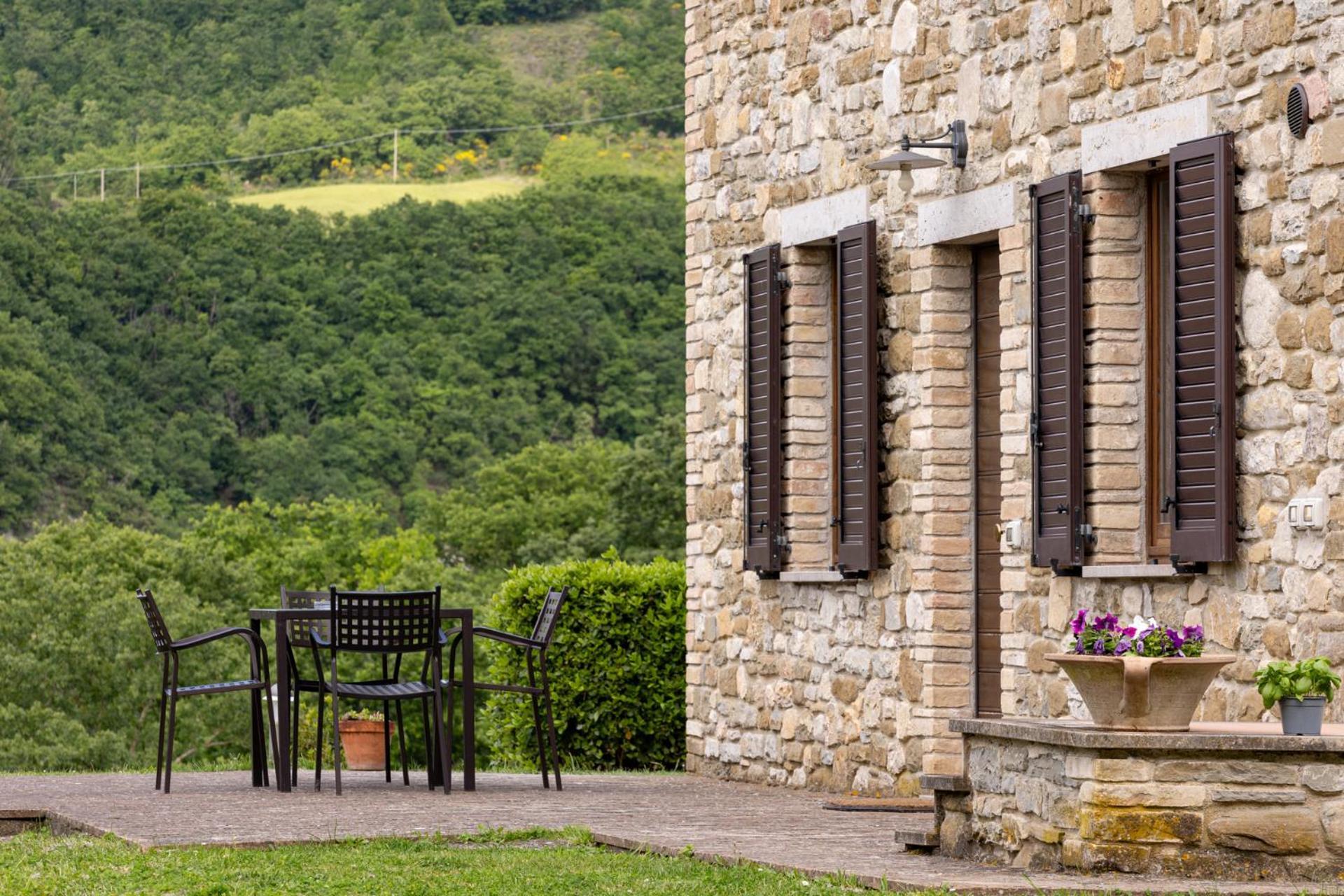 Вилла Relais Parco Del Subasio Пьяно-делле-Пьеве Экстерьер фото
