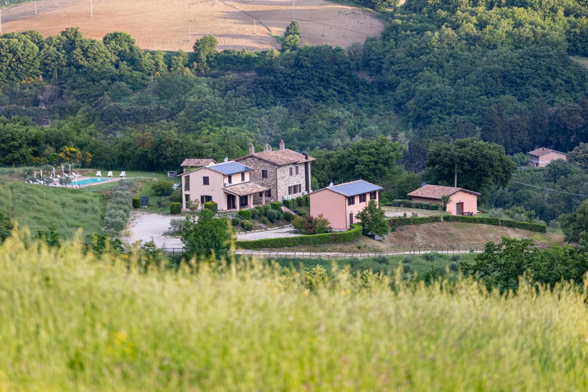 Вилла Relais Parco Del Subasio Пьяно-делле-Пьеве Экстерьер фото