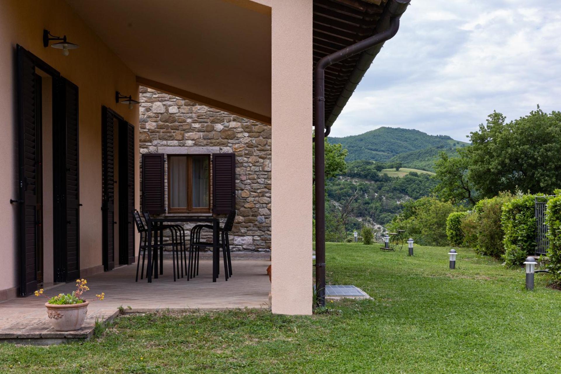 Вилла Relais Parco Del Subasio Пьяно-делле-Пьеве Экстерьер фото